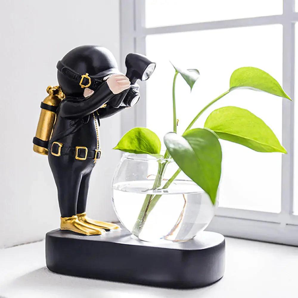 Nordic Astronaut Spacewalker Resin Planter - Nordic Style Decor Vase  | ADIAMANT FINDS